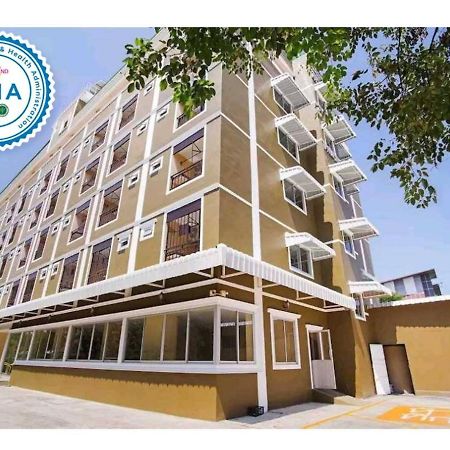 Wises Hotel Ban Bang Phra Exterior foto